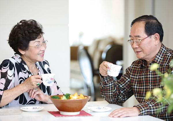 老人养生方法：饭后养生有四招